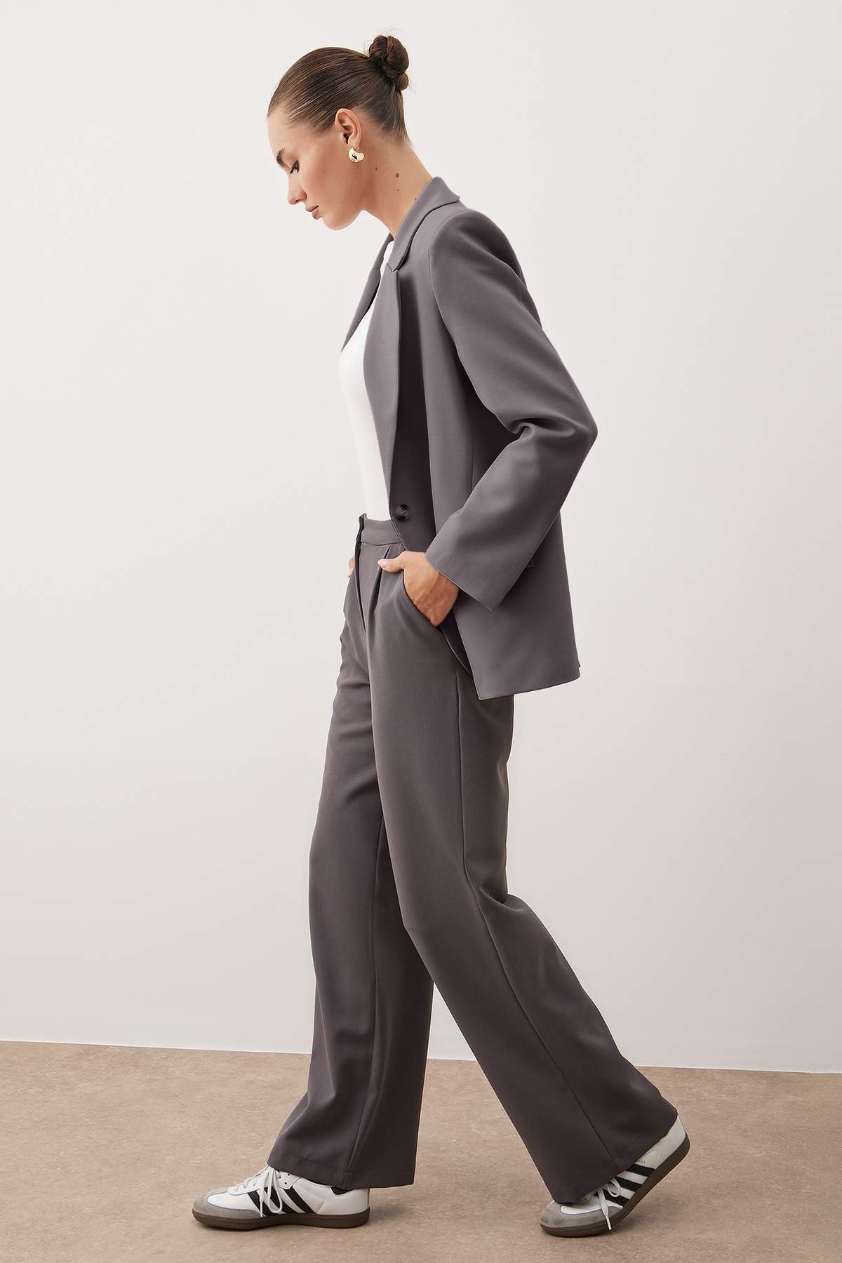 Trendyolmilla Antrasit Wide Leg/Geniş Paça Dokuma Kumaş Pantolon TWOAW22PL0139