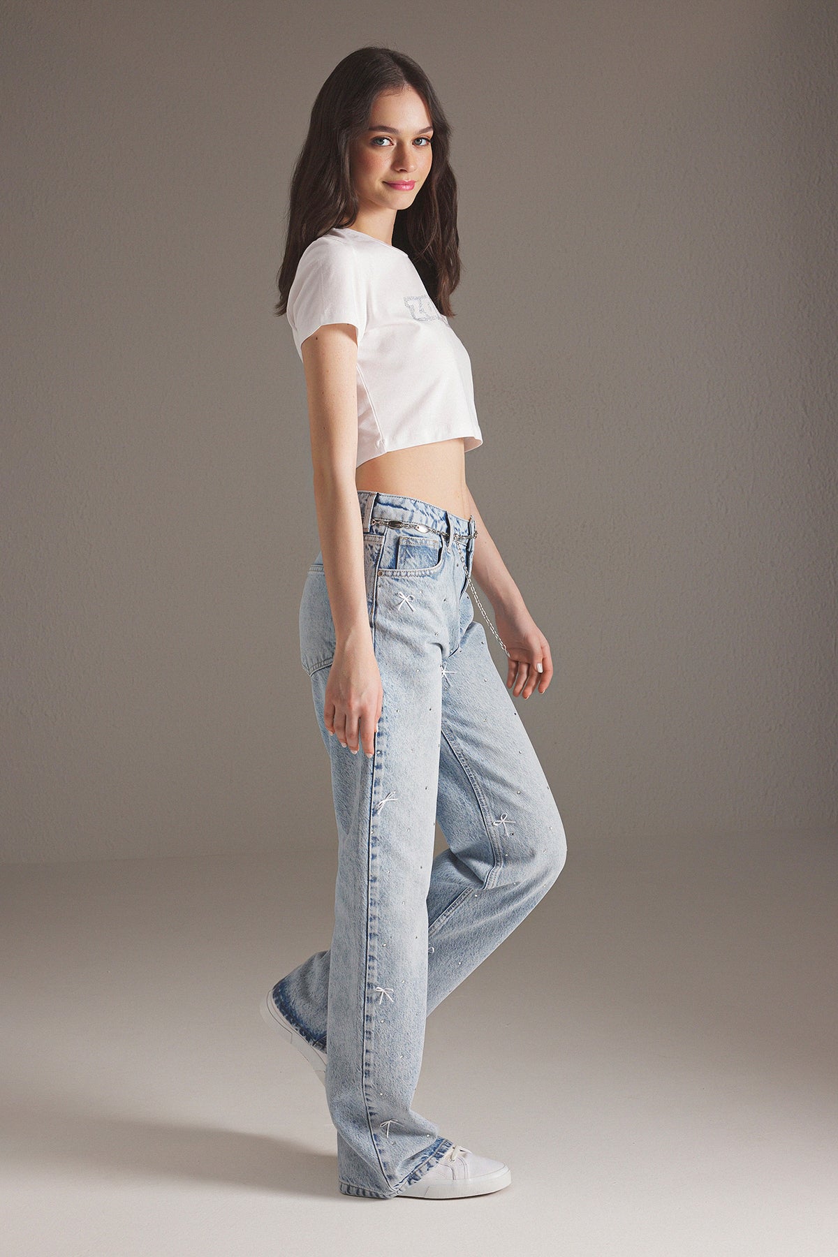 Mavi Kurdele/Fiyonk Detaylı Taşlı Normal Bel Wide Leg Geniş Paça Jeans TWOSS25JE00234 Secondary image