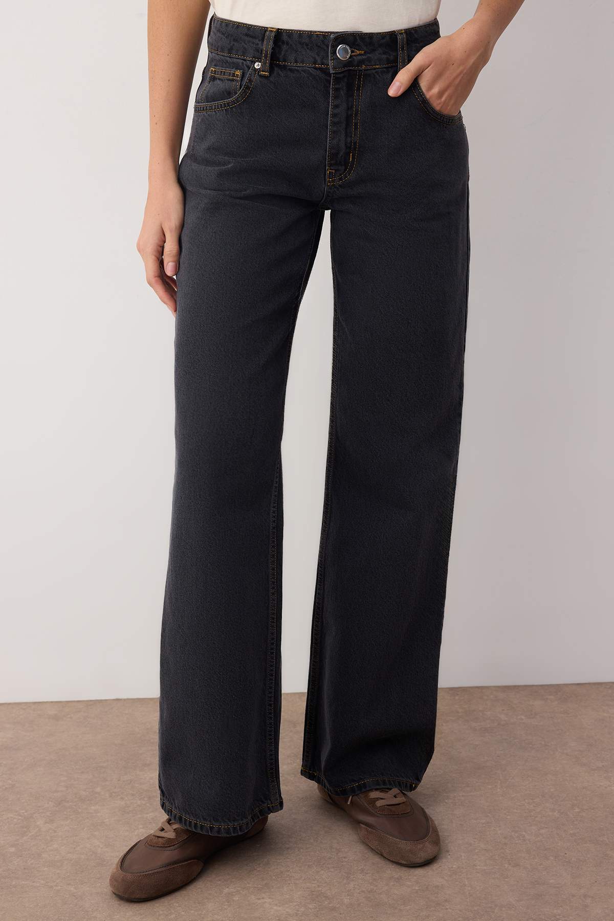 Siyah Düşük Bel Geniş Paça Wide Leg Jeans TWOAW26JE00069