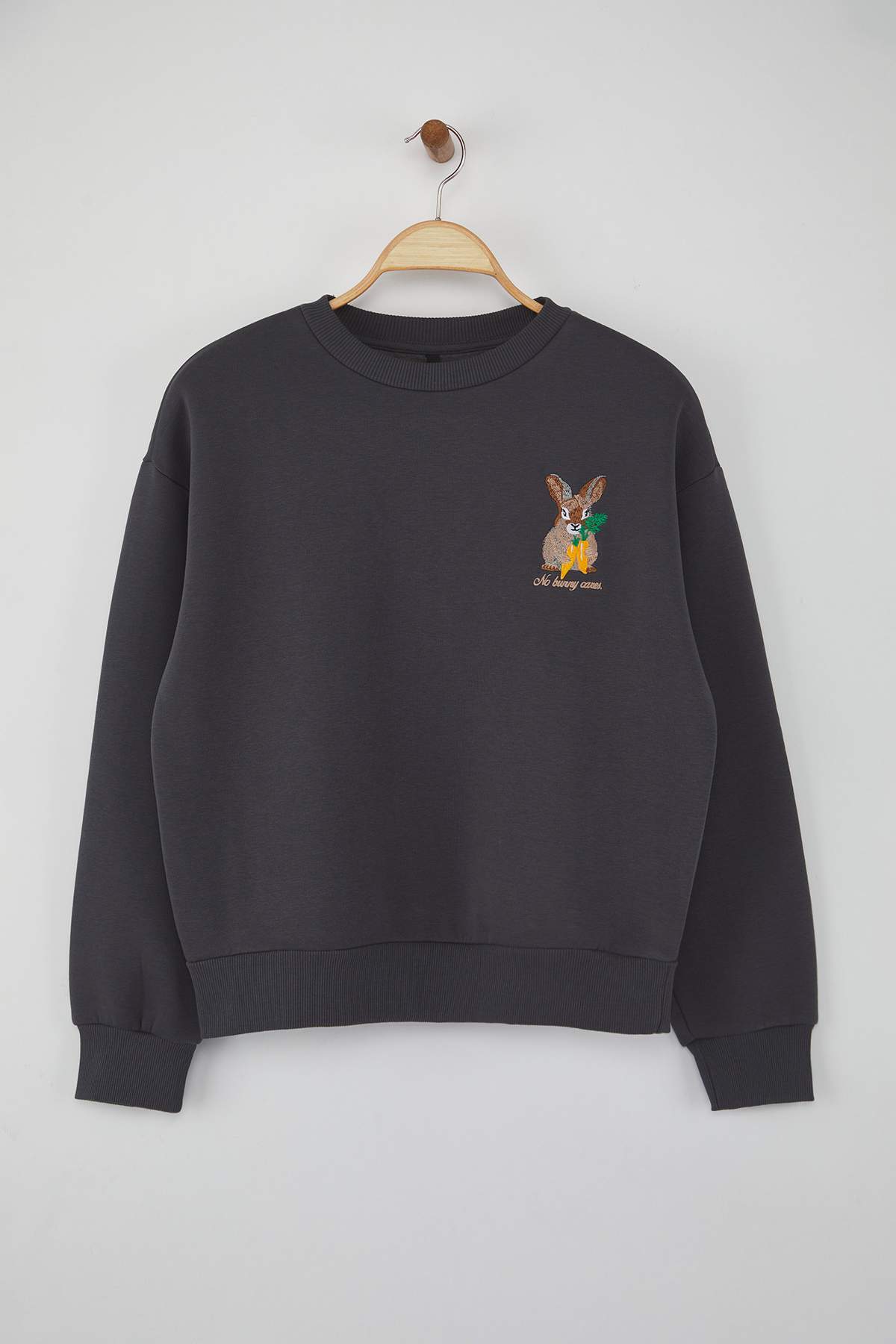 Trendyolmilla Siyah Animal Nakışlı Regular/Normal Kalıp Kalın İçi Polarlı Örme Sweatshirt TWOAW24SW00196