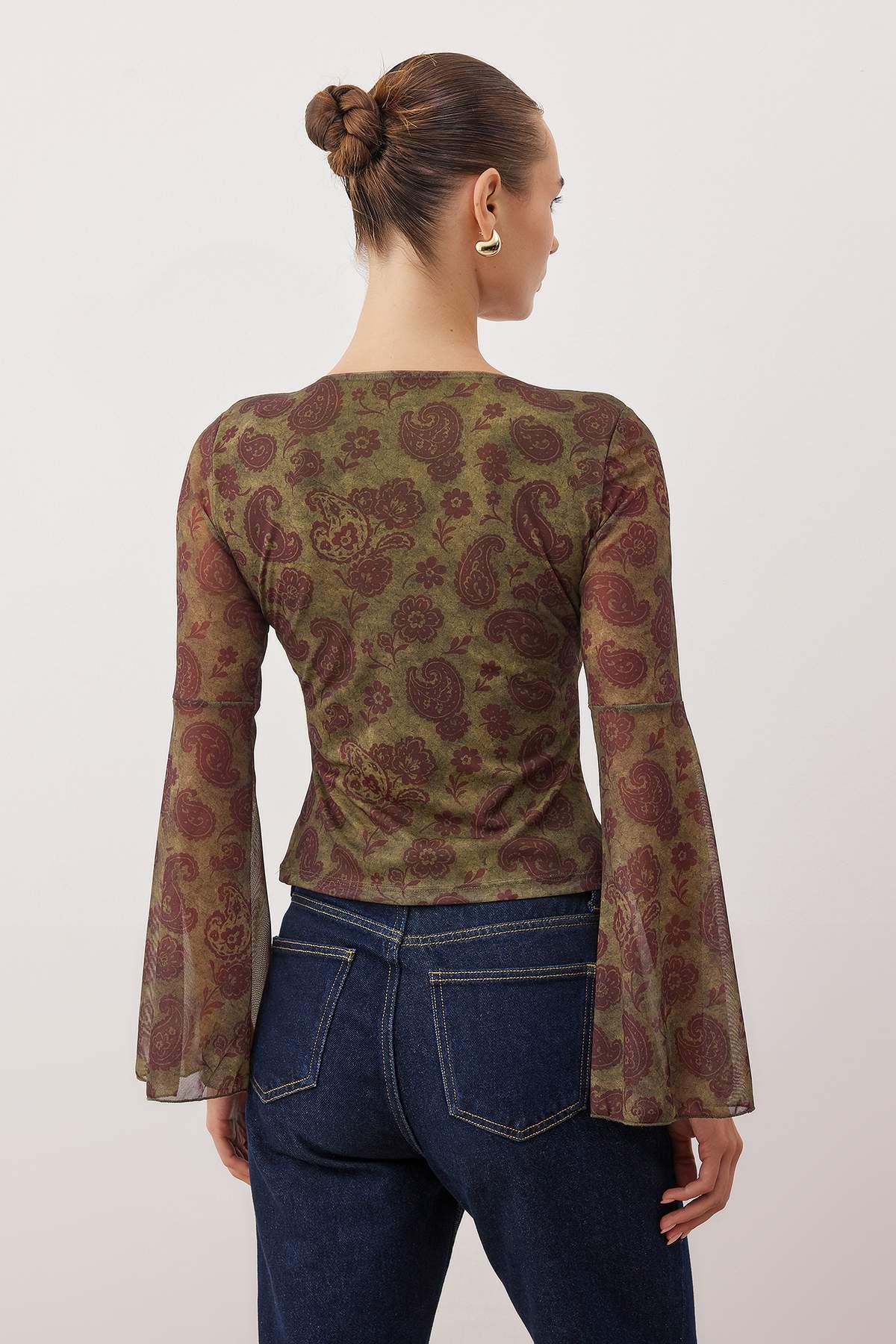 Trendyolmilla Çok Renkli Boho/Boho Chic Baskılı V yaka İspanyol Kol Tül Esnek Örme Bluz TWOAW26BZ00239