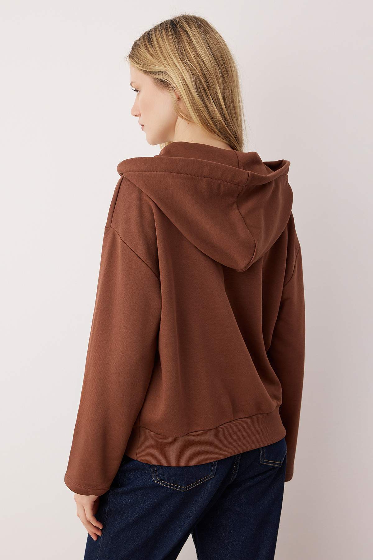Trendyolmilla Lacivert Bağlama Detaylı Oversize/Geniş Kalıp Örme Sweatshirt TWOAW26SW00053