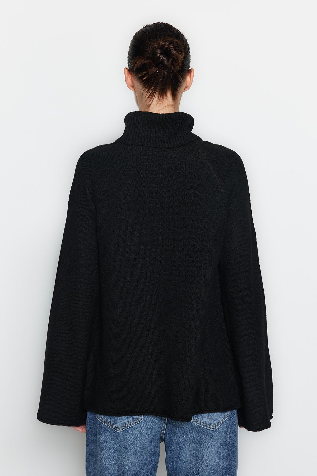 Trendyolmilla Vizon Yumuşak Dokulu Balıkçı Yaka Geniş Kalıp Triko Kazak TWOAW24KZ00426