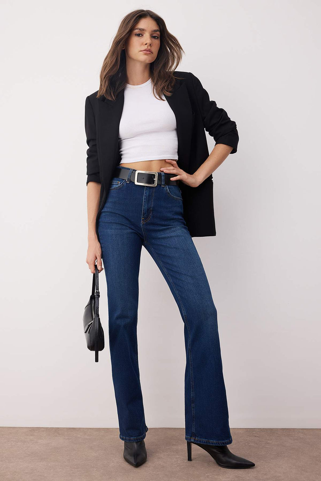 Trendyolmilla Koyu Mavi Yüksek Bel Comfort/Esnek Comfort Flare Jeans TWOAW26JE00049