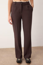 Trendyolmilla Koyu Kahverengi  Kemer Detaylı Wide Leg/Geniş Paça Dokuma Pantolon TWOAW24PL00341