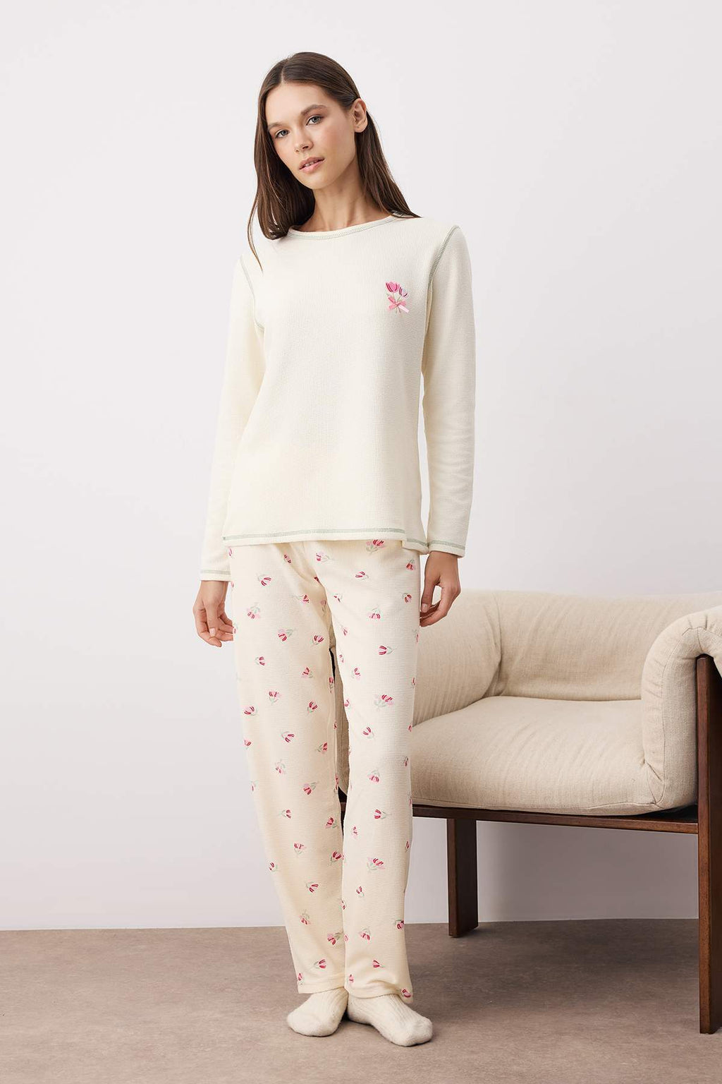 Trendyolmilla Bordo Kurdele/Fiyonklu Yumuşak Kışlık Waffle Örme Pijama Takımı THMAW26PT00187