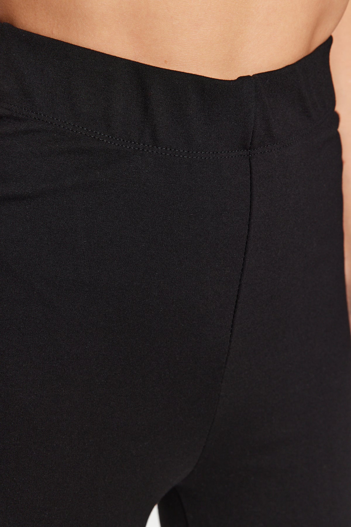 Siyah İnceltici Yüksek Bel Flare/İspanyol Paça Örme Pantolon TWOAW24PL00164