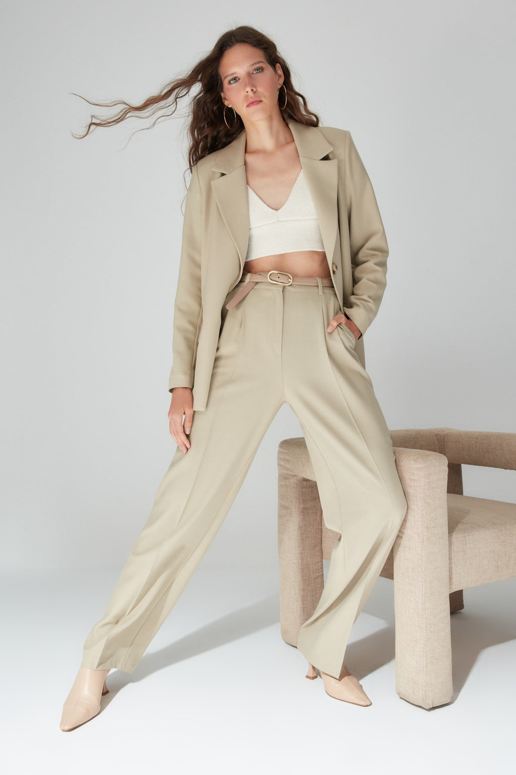 Trendyolmilla Limited Edition Vizon Straight/Düz Kesim Pilili Dokuma Kumaş Pantolon TWOAW23PL00401