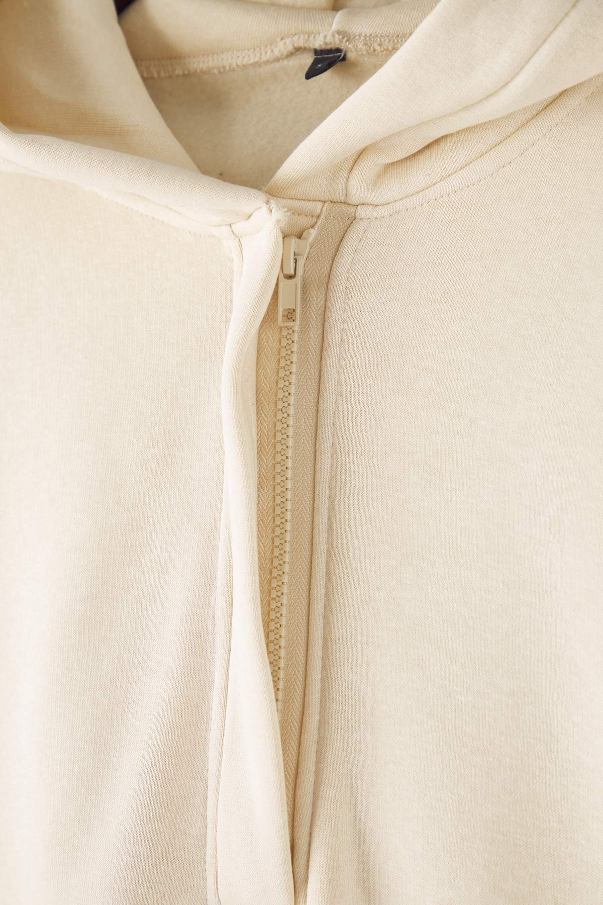 Trendyolmilla Siyah Kalın İçi Polarlı Yarım Pat Fermuarlı Oversize Kapüşonlu Örme Sweatshirt TWOAW26SW00060