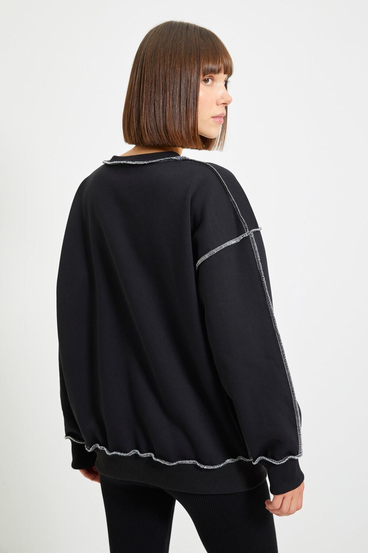 Siyah Oversize/Geniş Kalıp Karyoka Dikişli Kalın İçi Polarlı Örme Sweatshirt TWOAW22SW0267