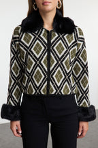Trendyolmilla Siyah Çıkartılabilir Suni Kürklü Simli Crop Triko Hırka TWOAW24HI00043