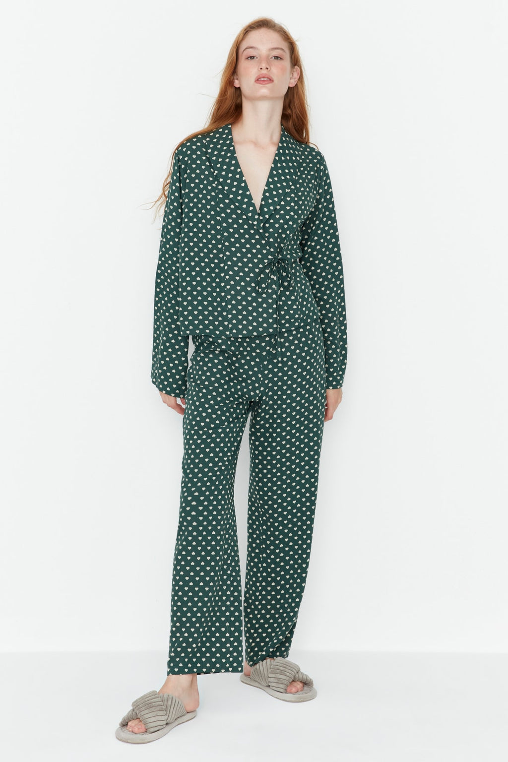 Trendyolmilla Pudra Kalpli Bağlama Detaylı Viskon Dokuma Pijama Takımı THMAW22PT0300