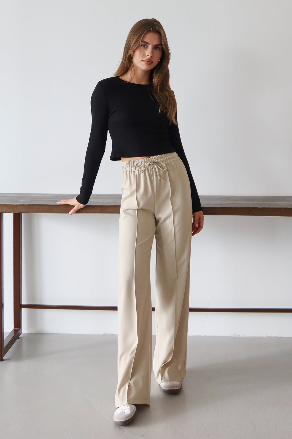 Trendyolmilla Kahverengi Nervürlü Geniş Paça Uzun Dokuma Pantolon TWOAW26PL00111