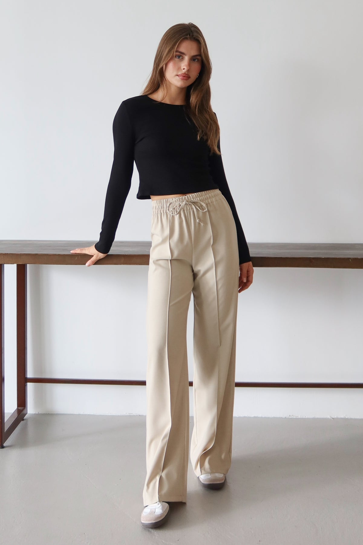 Trendyolmilla Kahverengi Nervürlü Geniş Paça Uzun Dokuma Pantolon TWOAW26PL00111