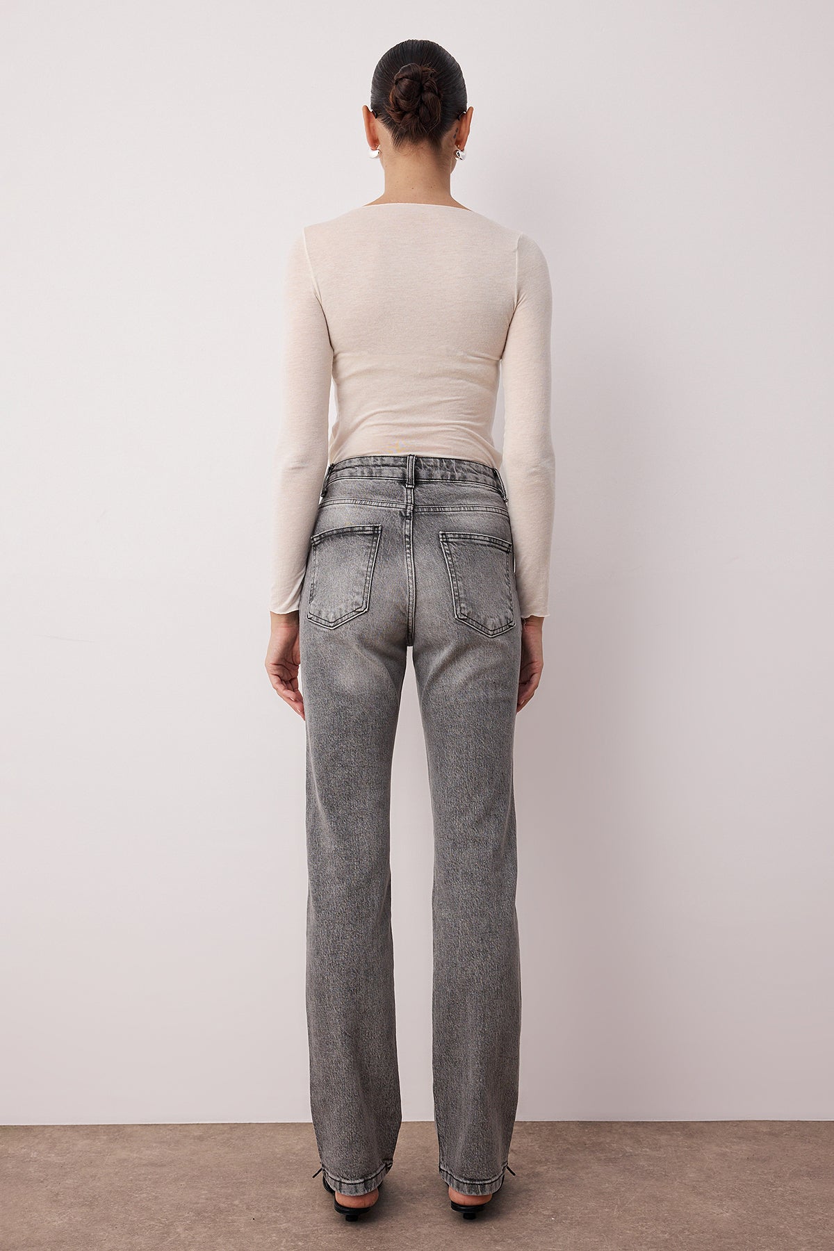 Trendyolmilla Antrasit Yüksek Bel Comfort/Esnek Bootcut Jeans TWOAW23JE00657