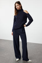 Trendyolmilla Lacivert Simli Pencere/Cut Out Detaylı Triko Kazak TWOAW20XS0006