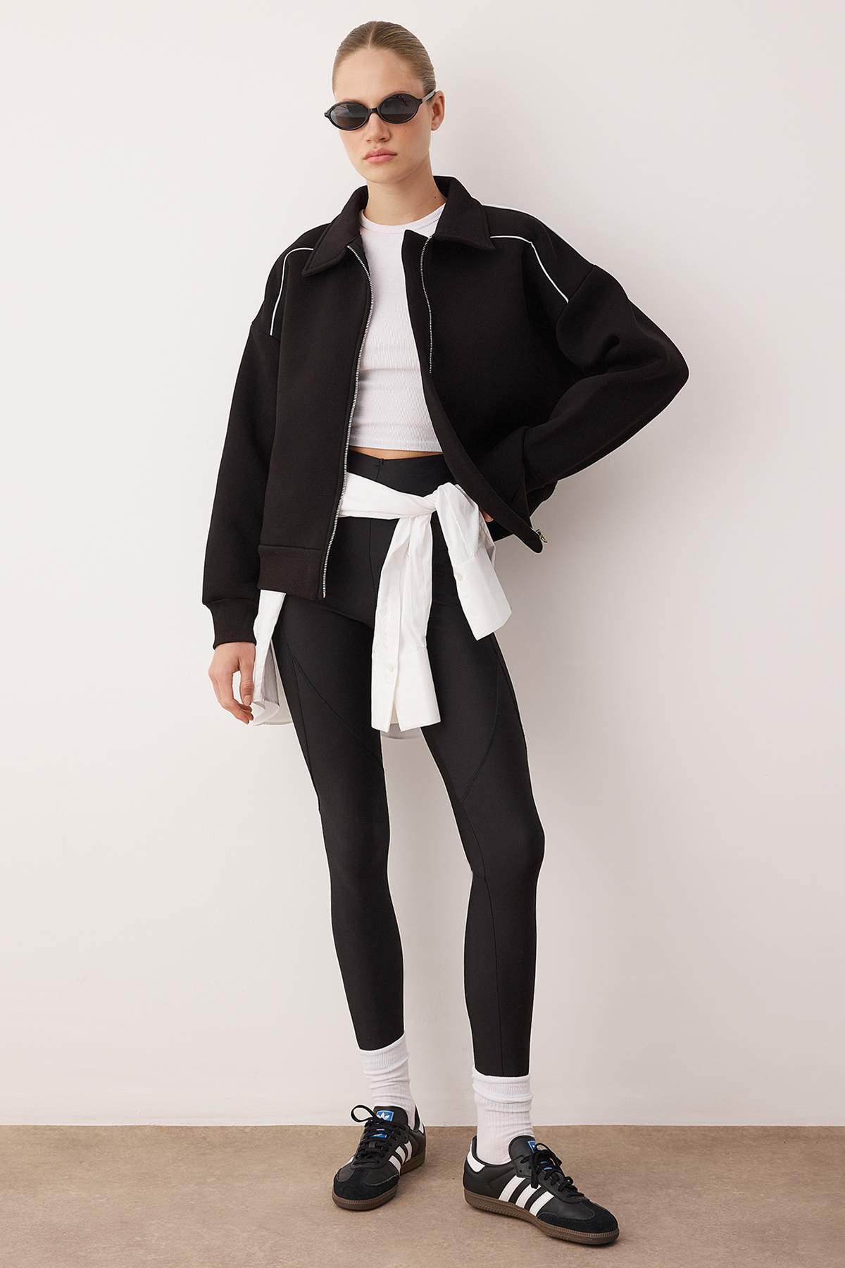 Siyah Oversize/Geniş Kalıp Fermuarlı Biye Detaylı Örme Sweatshirt TWOAW26SW00147 Secondary image