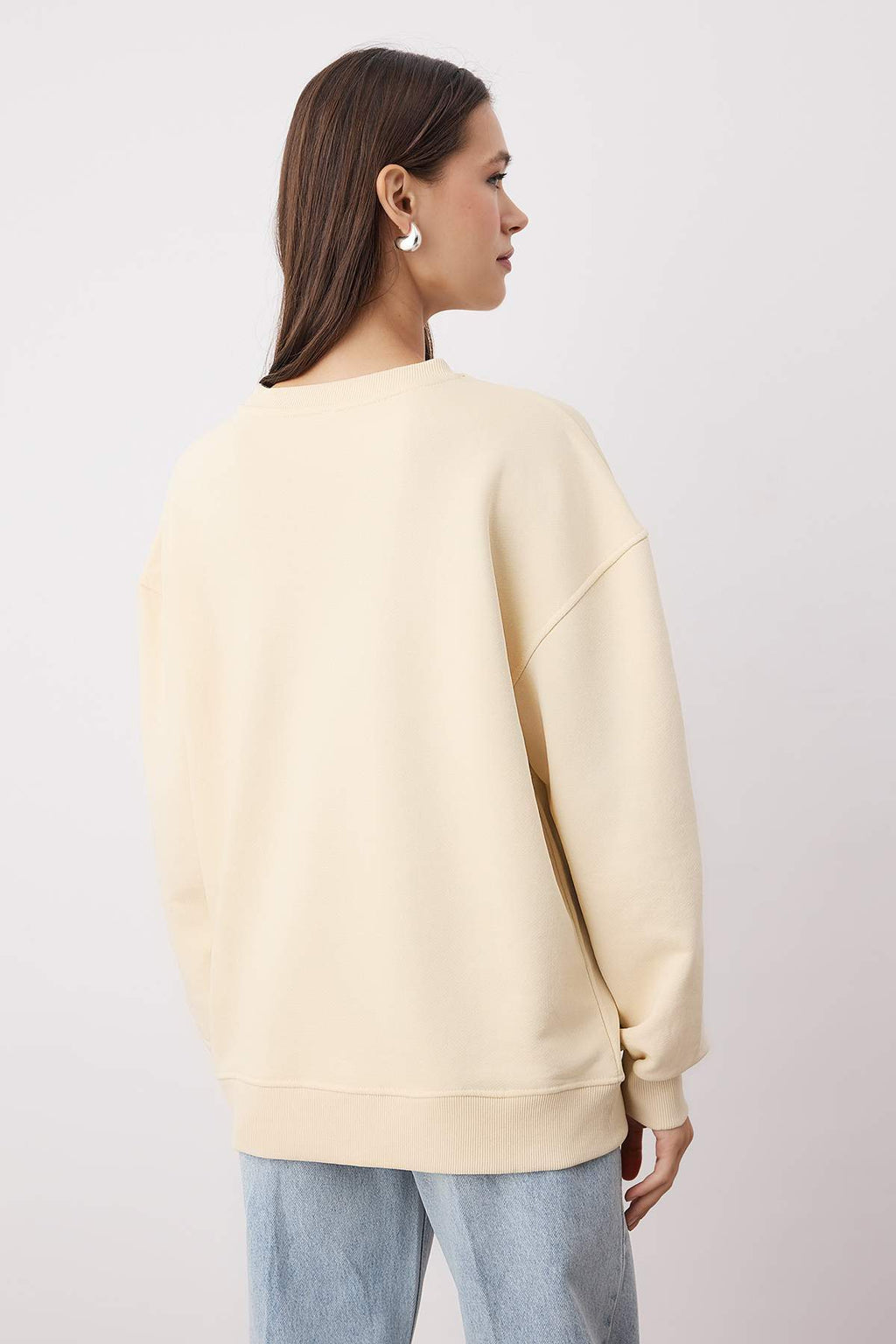 Taş Kalın Şardonsuz Aksesuar Çiçek Detaylı Oversize/Geniş Kesim Örme Sweatshirt TWOAW26SW00004