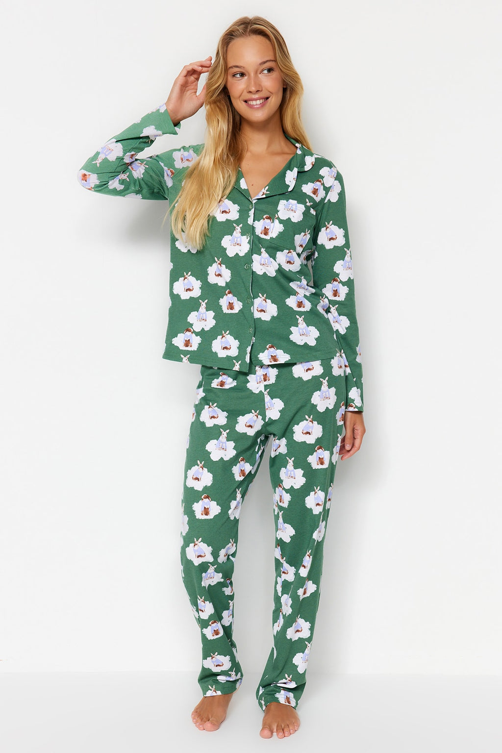 Trendyolmilla Koyu Yeşil %100 Pamuklu Tavşan Desenli Gömlek-Pantolon Örme Pijama Takımı THMAW24PT00002