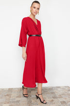 Trendyolmilla Kahverengi Kemerli A-line Kruvaze Yakalı Aerobin Boho Midi Dokuma Elbise TWOSS24EL00992