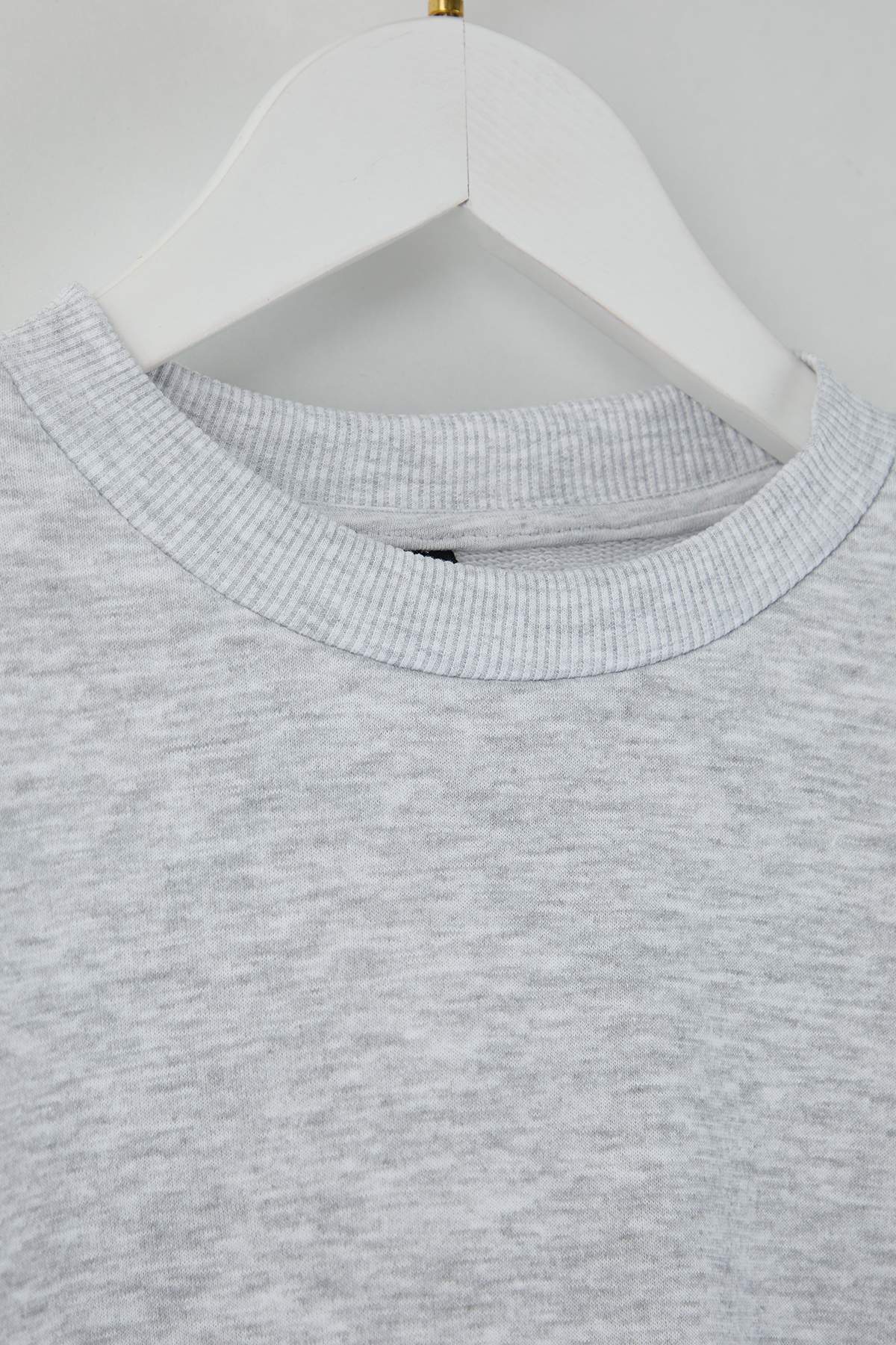 Trendyolmilla Lacivert Kalın İçi Polarlı Kurdele Detaylı Crop Boy Örme Sweatshirt TWOAW26SW00075