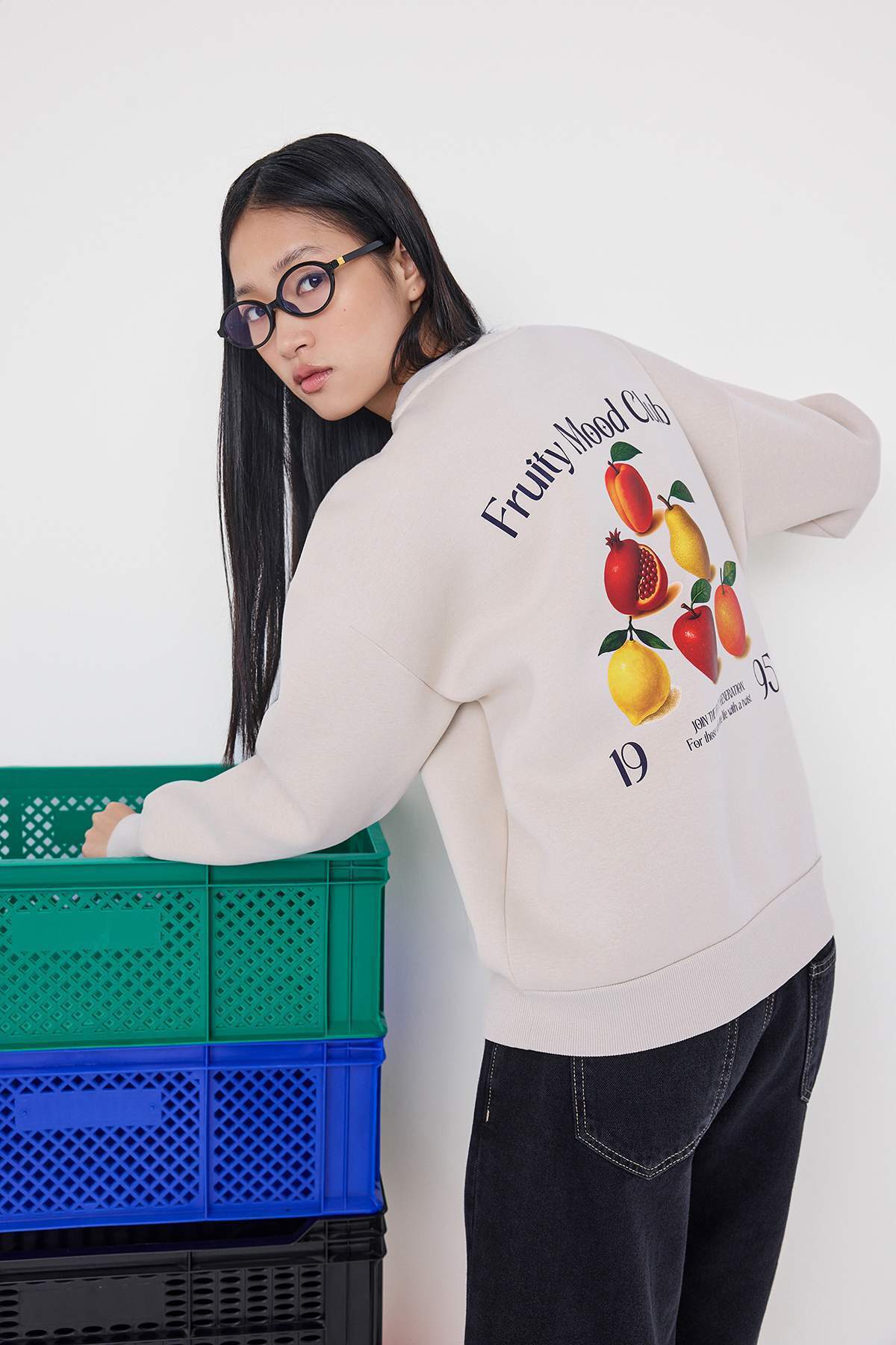 Taş Sırt Baskılı Oversize/Geniş Kalıp Kalın İçi Polarlı Örme Sweatshirt TWOAW26SW00124 Main image