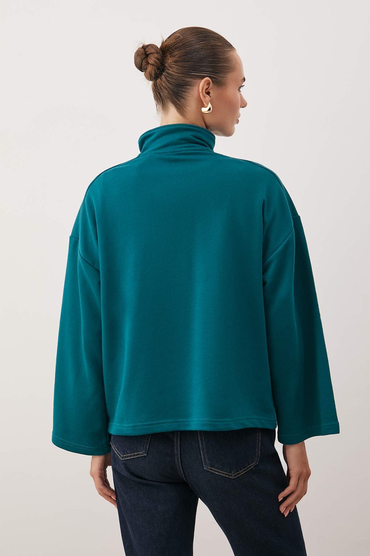Trendyolmilla Petrol Dik Yaka Fermuarlı ve Cepli Relaxed/Rahat Kalıp Örme Sweatshirt TWOAW26SW00187