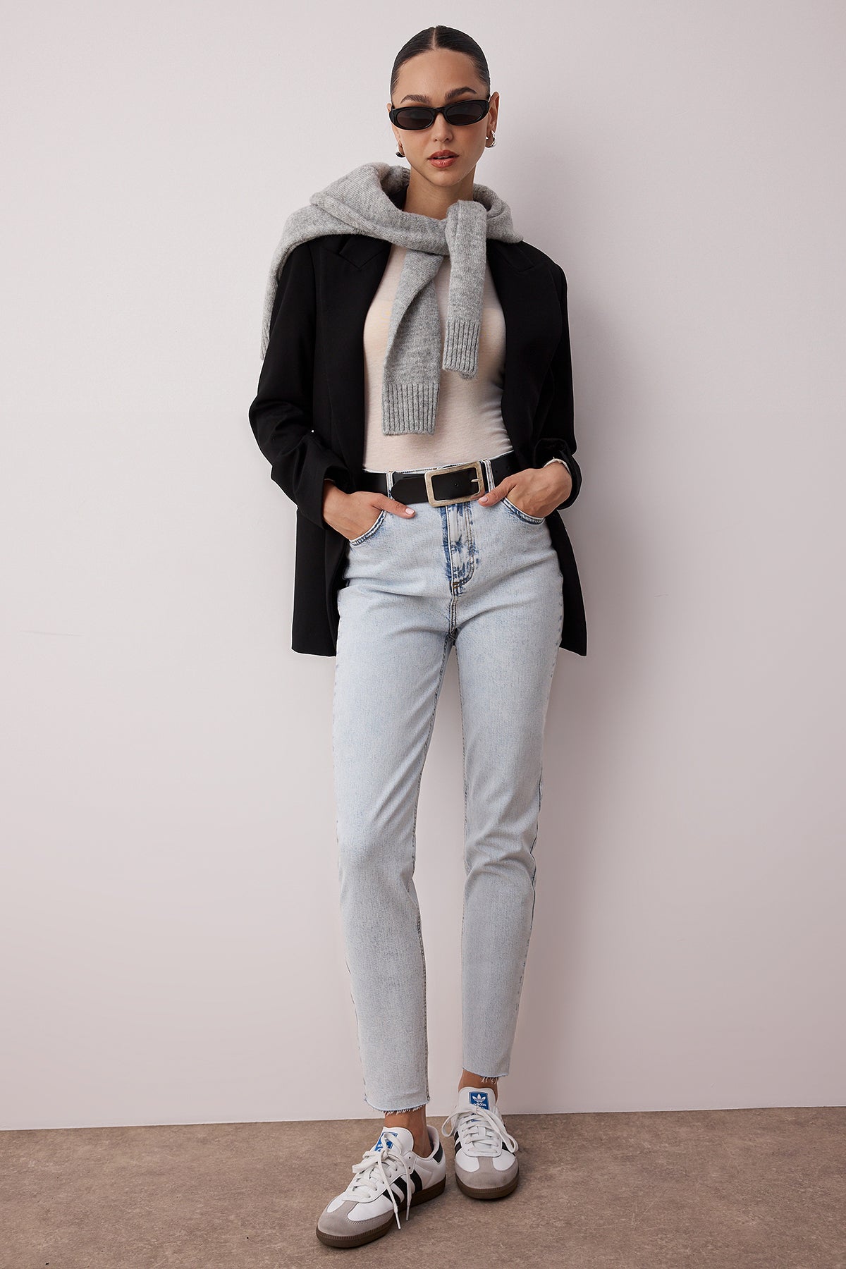Trendyolmilla Açık Mavi Yüksek Bel Mom Comfort Jeans TWOSS25JE00279 Secondary image