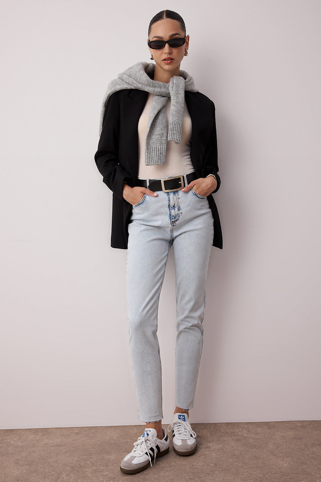 Trendyolmilla Açık Mavi Yüksek Bel Mom Comfort Jeans TWOSS25JE00279