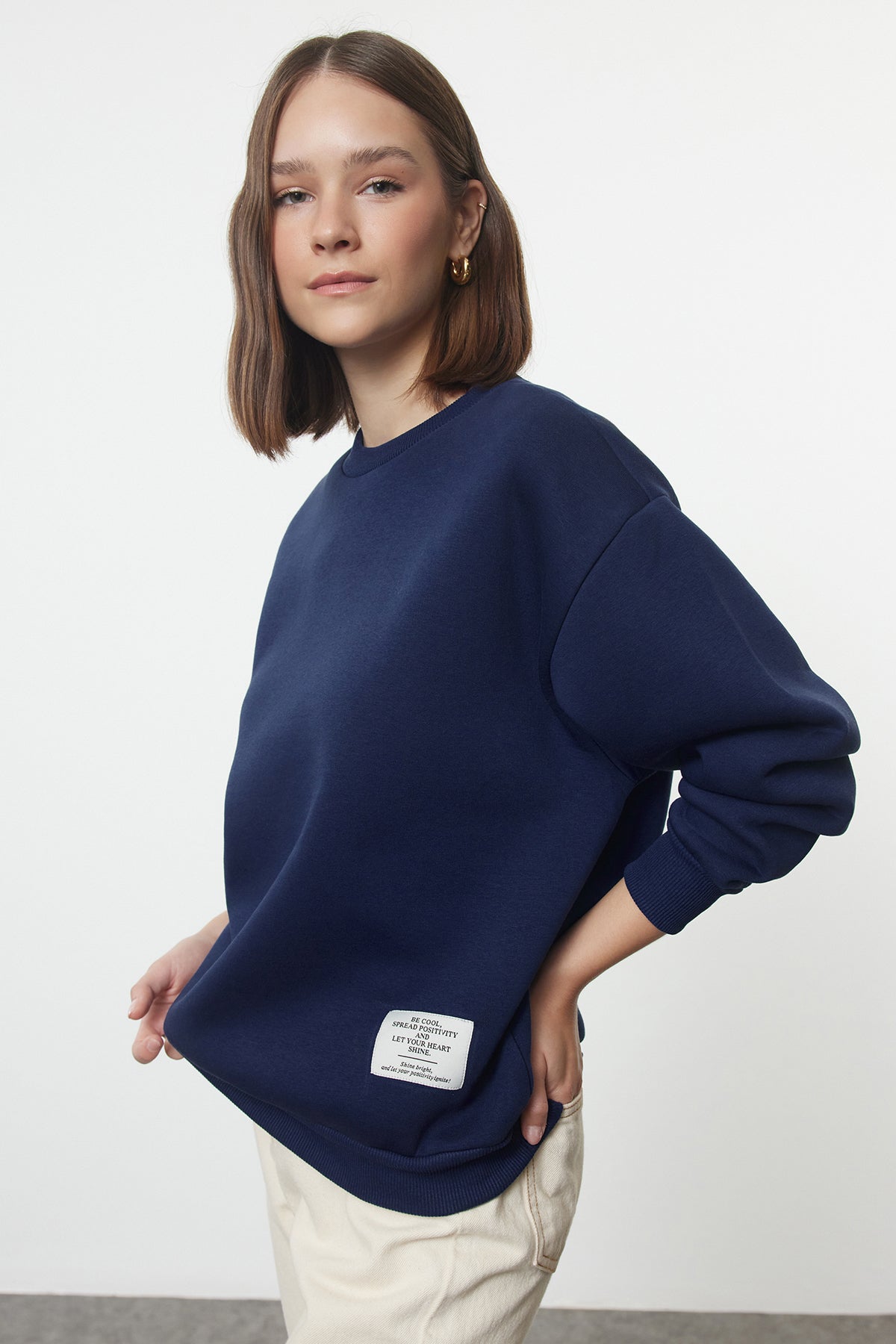 Lacivert Etiket Detaylı Regular Bisiklet Yaka Örme Sweatshirt TWOAW24SW00289 Secondary image