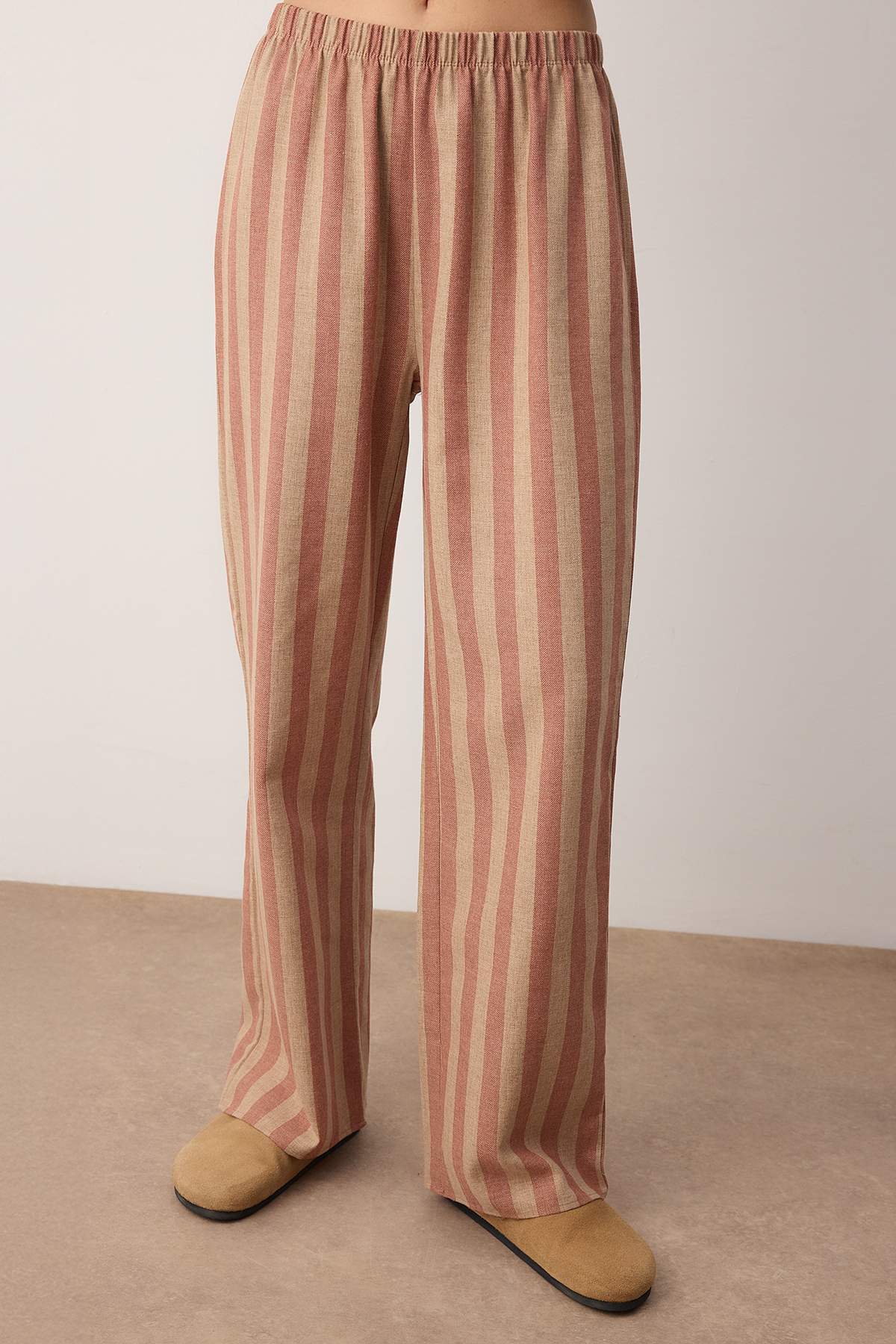Trendyolmilla Lila-Çok Renkli Pamuklu Kalın/Kışlık Ekoseli Flanel Dokuma Pijama Takımı THMAW26PT00196