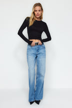 Trendyolmilla Açık Pembe Premium Viskon Bisiklet Yaka Crop Esnek Örme Bluz TWOAW24BZ00116