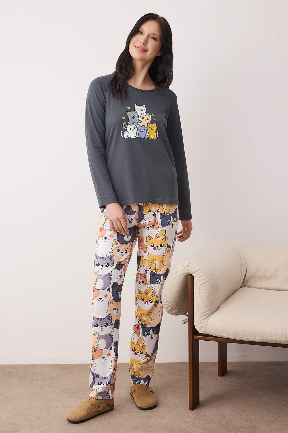 Antrasit Kedi Desenli Pamuklu Likralı Yumuşak Tuşe Örme Pijama Takımı THMAW26PT00167