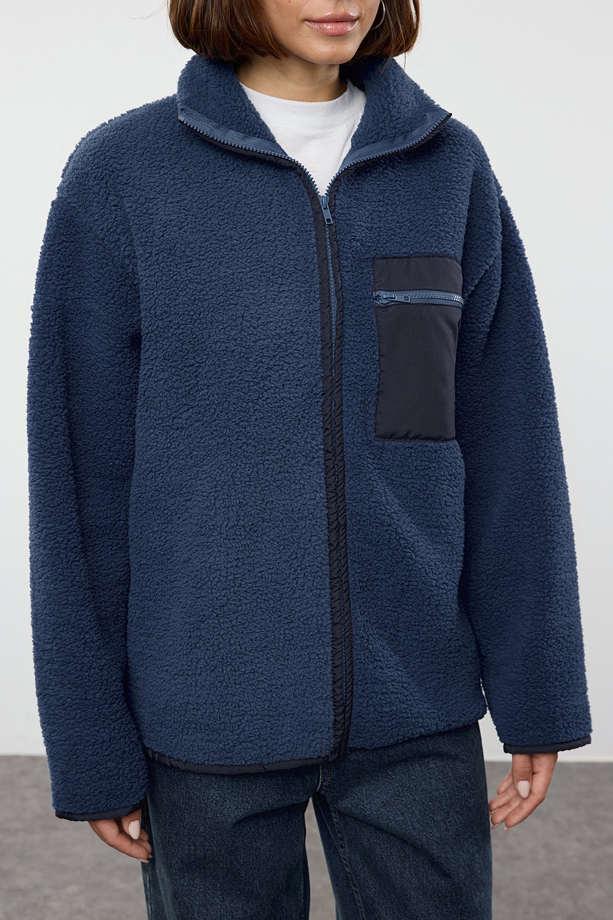Trendyolmilla Winter Essentials Indigo Kalın Polar Fermuarlı Dik Yaka Cepli Örme Sweatshirt TWOAW24SW00071