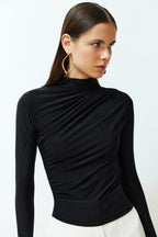 Trendyolmilla Mürdüm Büzgülü Kare Yaka Vücuda Oturan Esnek Örme Bluz TWOSS24BZ00487