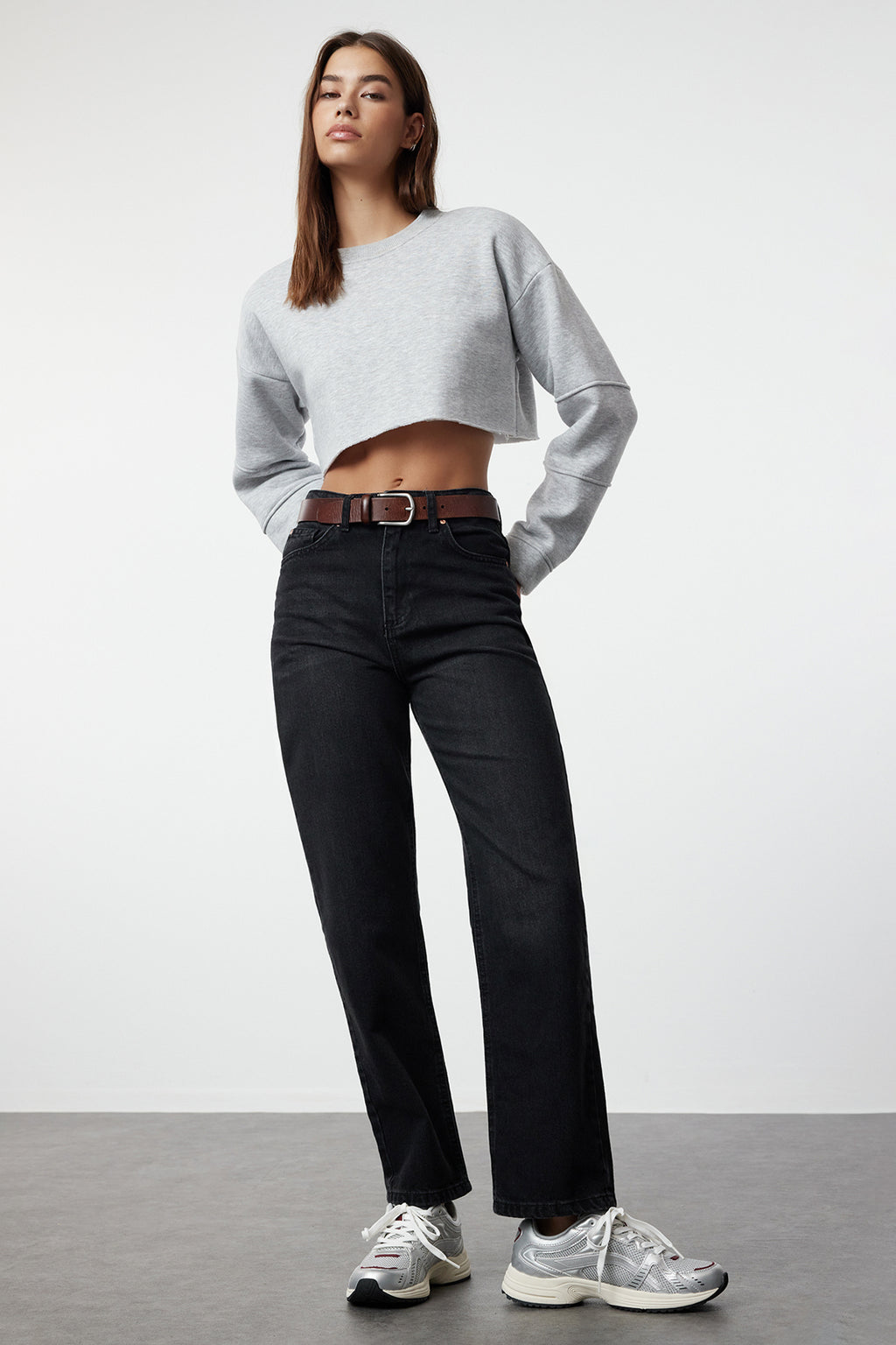 Trendyolmilla Açık Mavi Yüksek Bel Düz Kesim Straight %100 Pamuk Non-Stretch Jeans TWOSS23JE00089