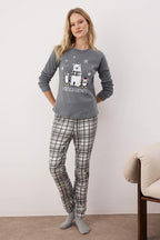 Trendyolmilla Bordo Ayıcıklı ve Penguen Baskılı Ekoseli Yumoş Örme Pijama Takımı THMAW22PT0395