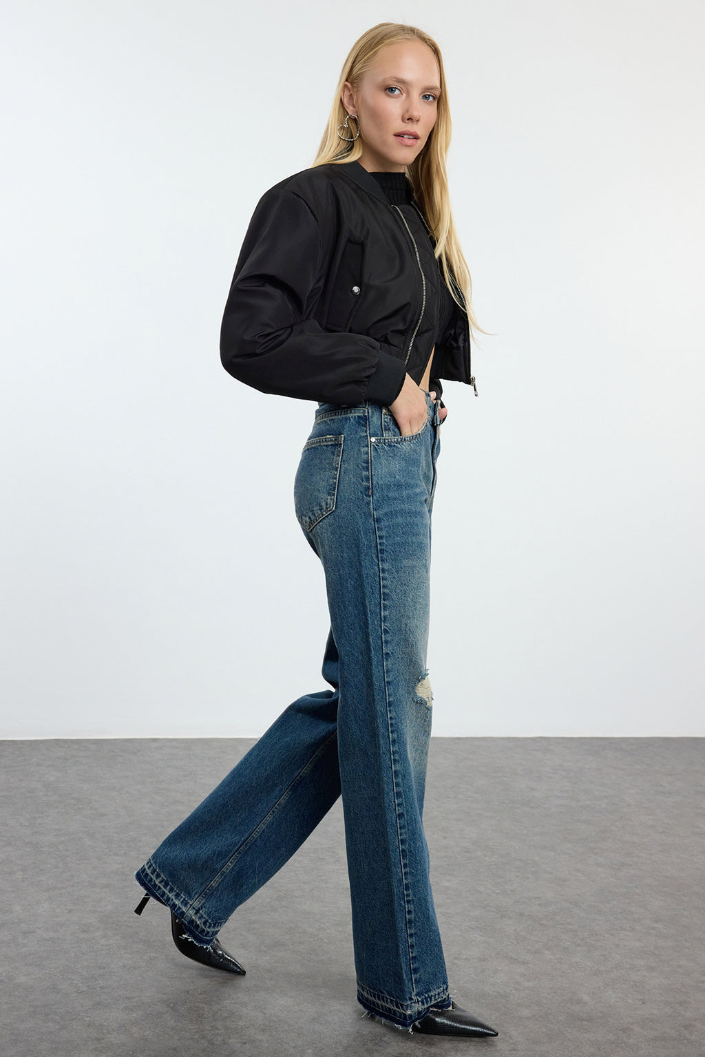 Koyu Mavi Yırtıklı Normal Bel Wide Leg Geniş Paça %100 Pamuk Non-Stretch Jeans TWOAW25JE00203