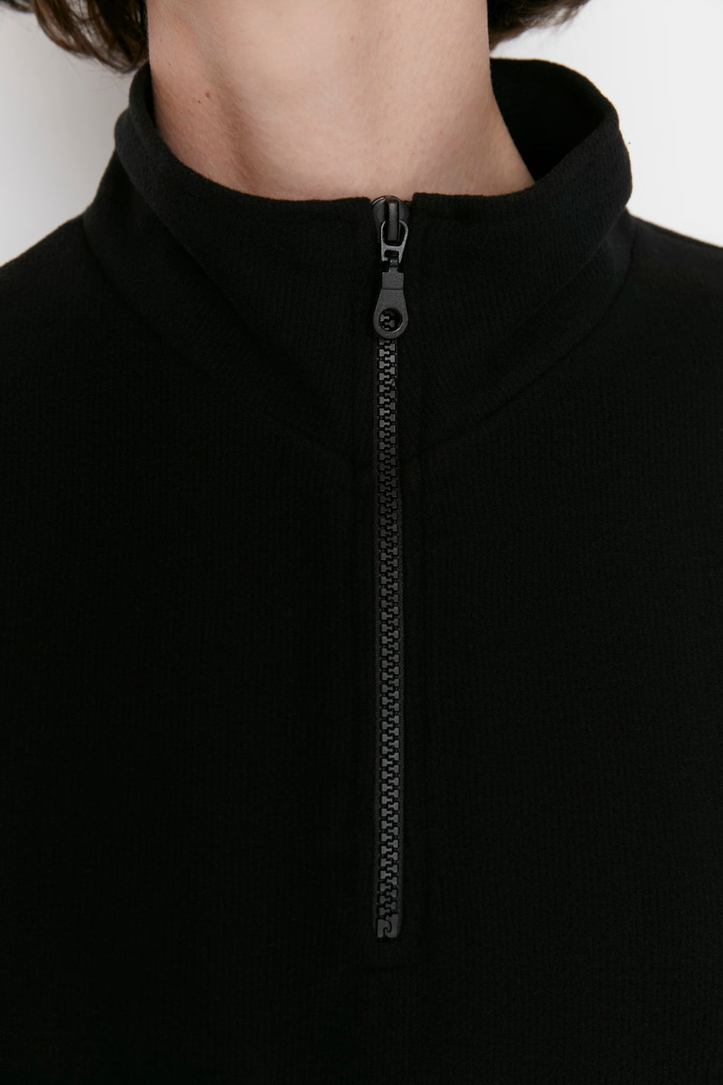 Trendyolmilla Siyah Selanik/Triko Görünümlü Fermuarlı Yaka Regular/Normal Kalıp Örme Sweatshirt TWOAW22SW0732