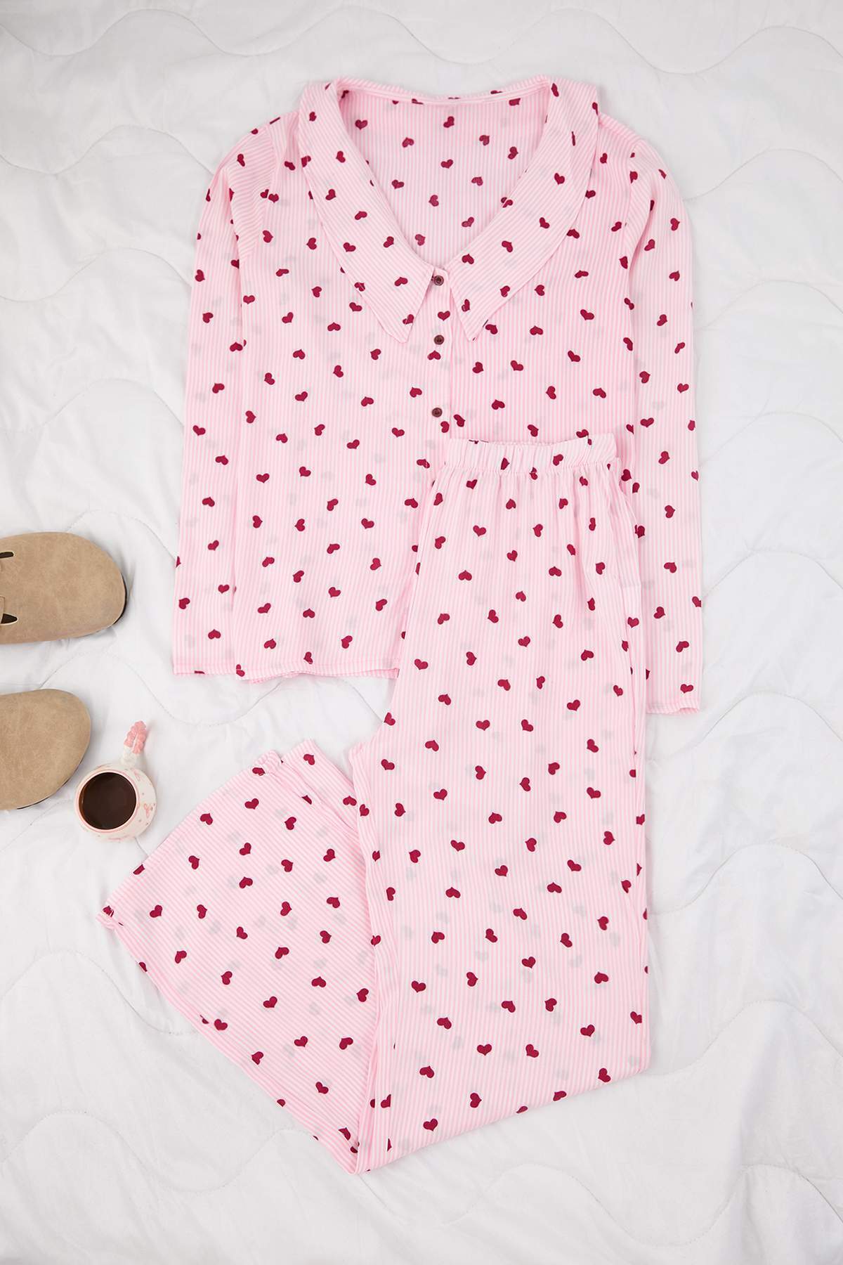 Trendyolmilla Pembe Çizgili Viskon Dokuma Pijama Takımı THMAW26PT00106