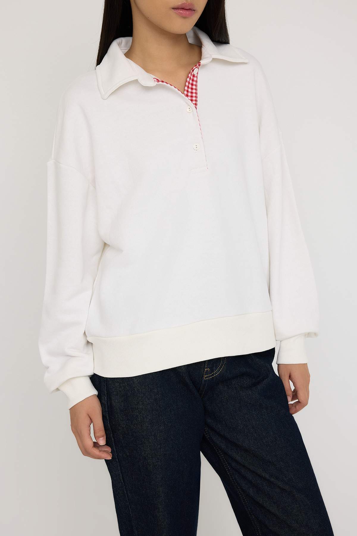 Ekru Oversize/Geniş Kalıp Patlı Polo Yaka Kalın Örme Sweatshirt TWOAW26SW00008