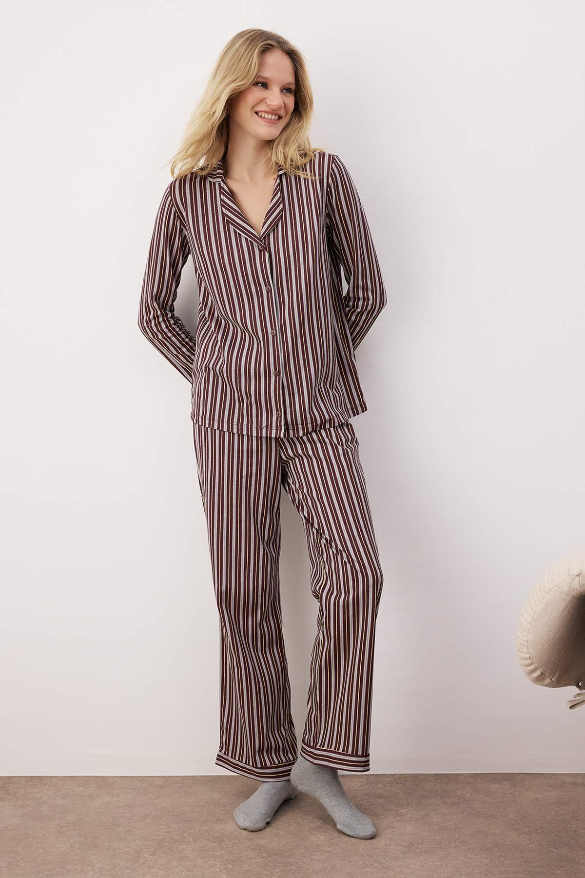 Trendyolmilla Pembe %100 Pamuklu Çizgili Gömlek-Pantolon Örme Pijama Takımı THMAW24PT00144