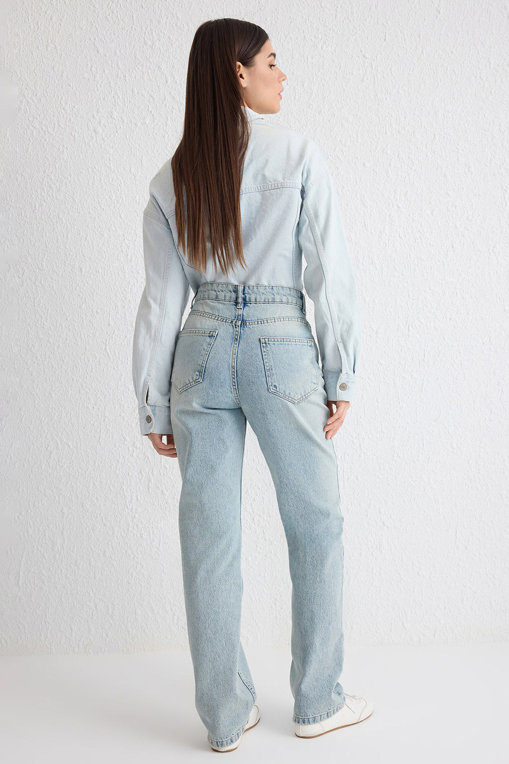 Açık Mavi Yüksek Bel Straight Düz Kesim %100 Pamuk Non-Stretch Jeans TWOSS25JE00084