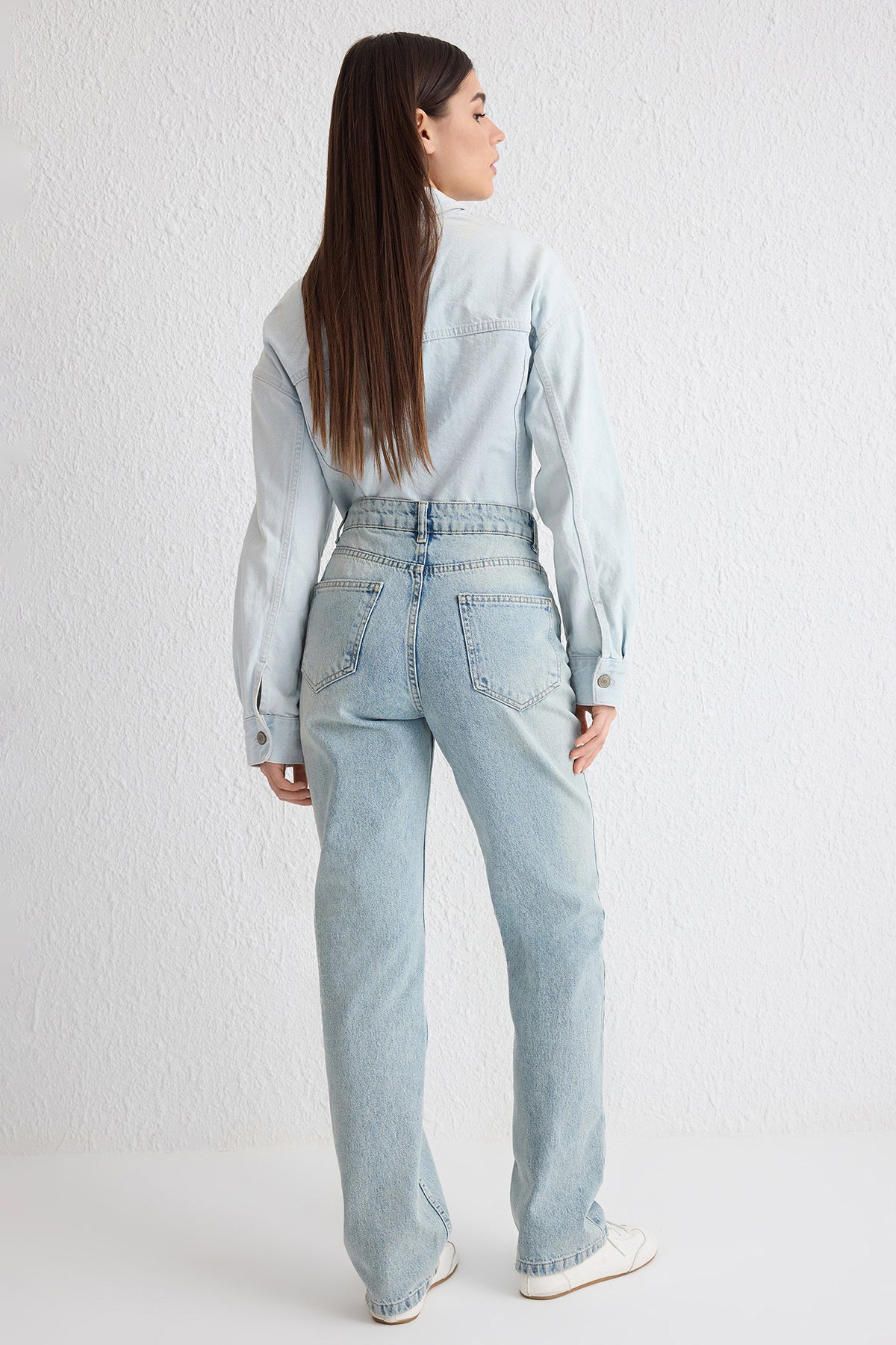 Açık Mavi Yüksek Bel Straight Düz Kesim %100 Pamuk Non-Stretch Jeans TWOSS25JE00084