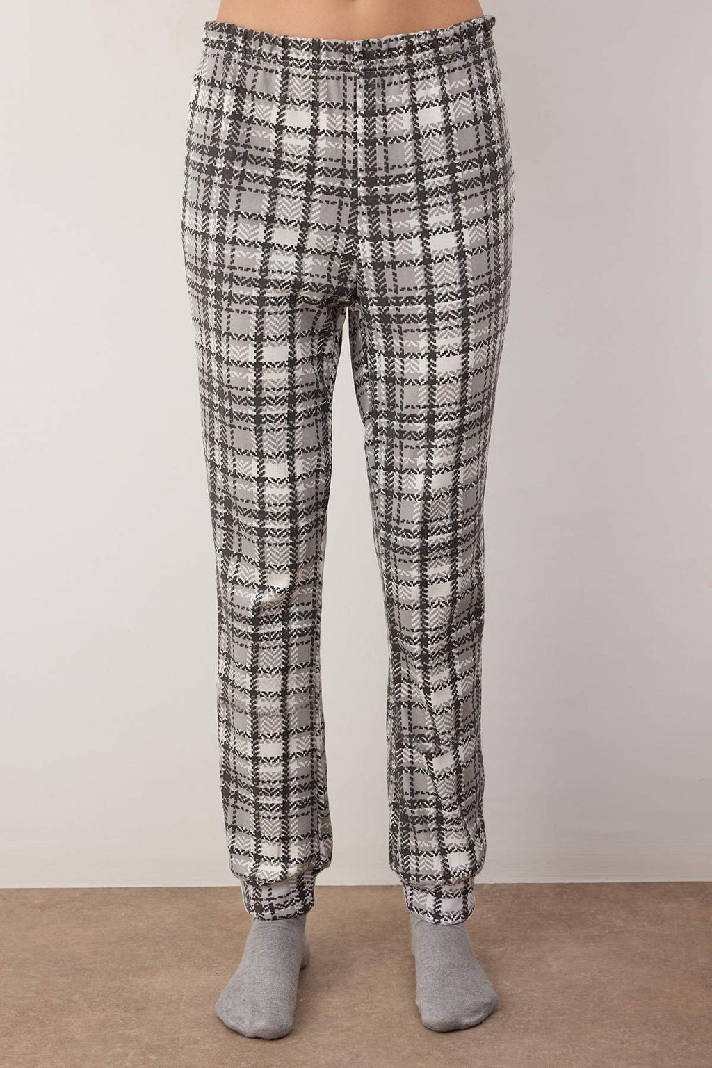Trendyolmilla Bordo Ayıcıklı ve Penguen Baskılı Ekoseli Yumoş Örme Pijama Takımı THMAW22PT0395
