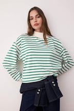 Trendyolmilla Zümrüt Yeşili Çizgili Oversize/Geniş Kalıp Örme Sweatshirt TWOAW26SW00102
