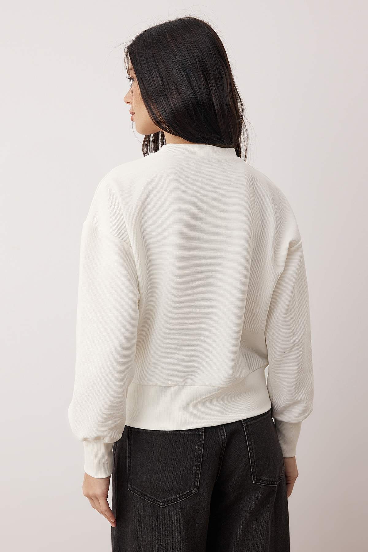 Trendyolmilla Ekru Fitilli Regular/Normal Kalıp Örme Sweatshirt TWOAW26SW00046