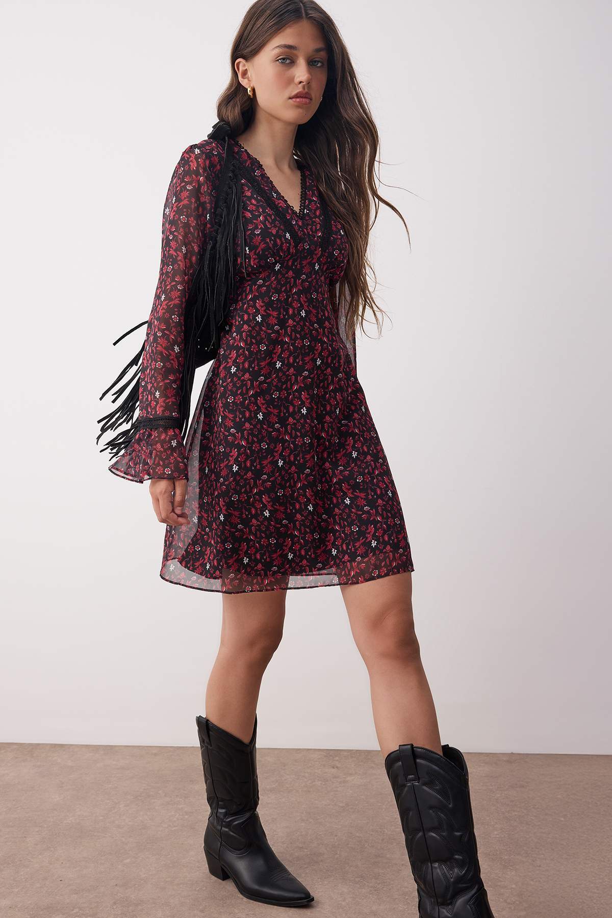 Bordo Çiçekli Aksesuar Detaylı Kısa / Mini Astarlı Şifon Dokuma Elbise TWOAW26EL00084