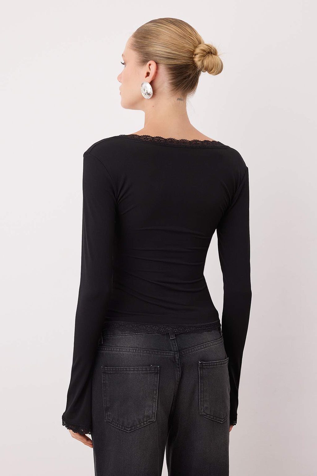 Trendyolmilla Koyu Kahverengi Dantel Detaylı Kare Yaka Örme Party Bluz TPRAW26BZ00045