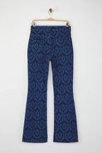 Özel Koleksiyon Koyu Mavi Lazer Baskılı Yüksek Bel İspanyol Paça Comfort Flare Jeans TWOAW26JE00033
